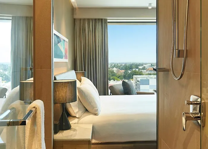 Corner King Room